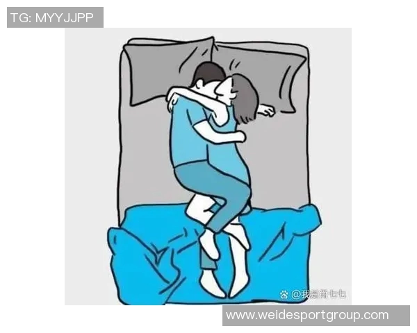 亚马尔与女友甜蜜热吻瞬间曝光眼中只映出彼此的爱意与幸福